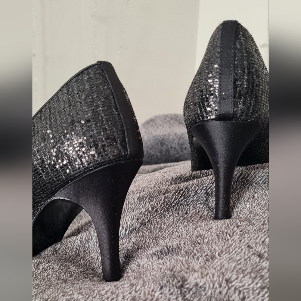 Touch of Nina Fendala 1 Black Glitter Net heels - Picture 3 of 10